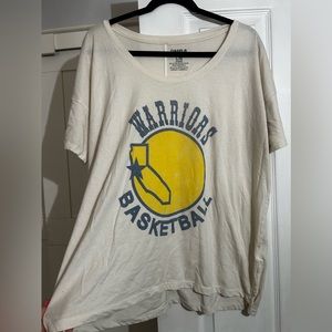 Warriors Basketball scoop neck T-shirt